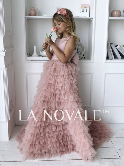 tiered-skirt-flower-girl-dress-with-train_400x